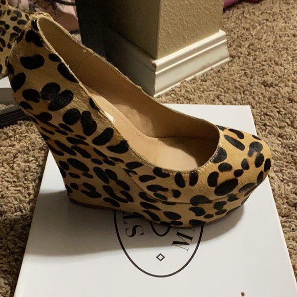 Super fun leopard wedges! - Picture 2 of 5